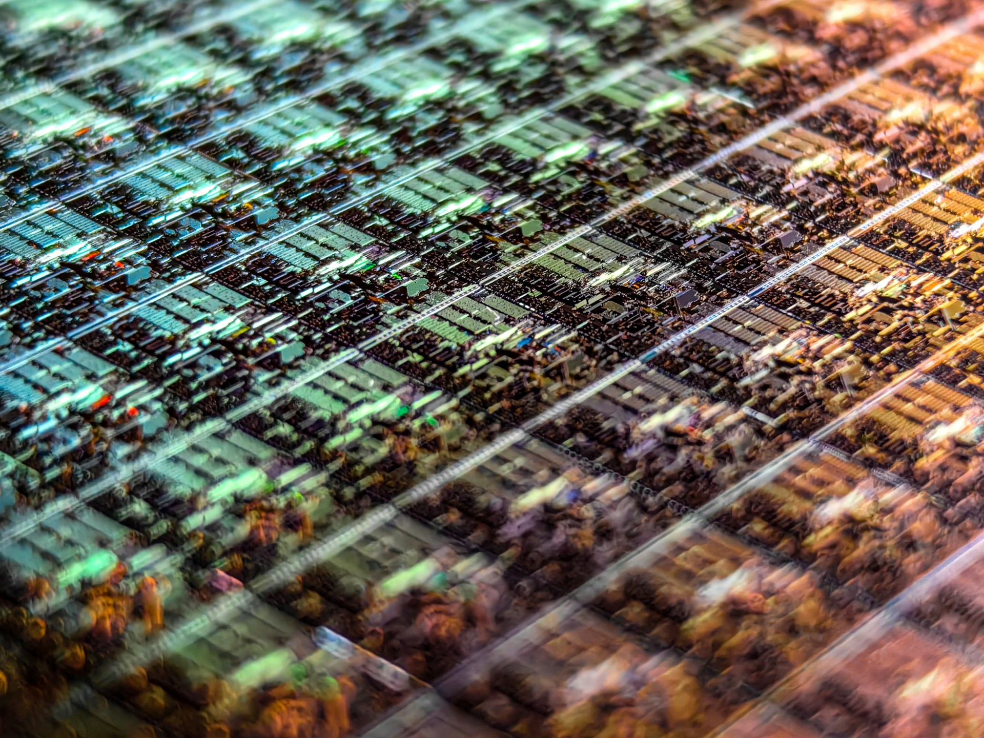 Photographie macro d'un circuit imprimé d'ordinateur éclairé